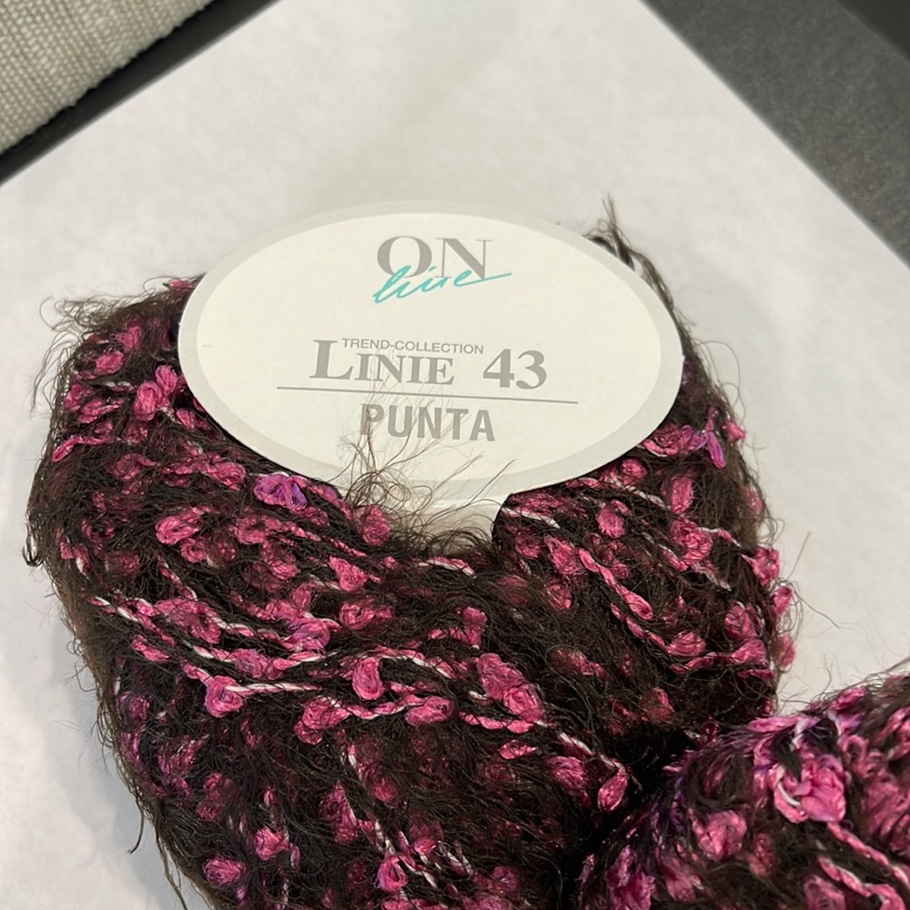 OnLine linie 43 punta yarn - 2 skeins - brown and pink